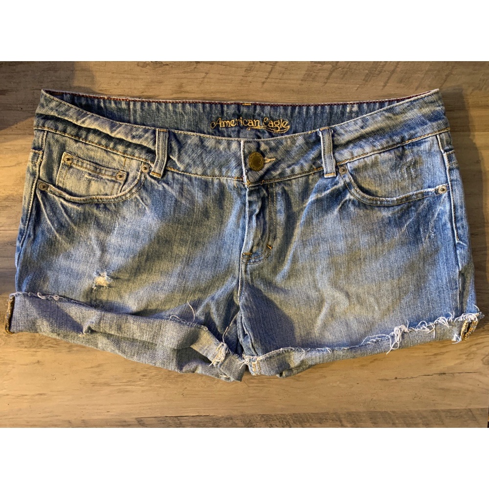 AEO distressed jean short